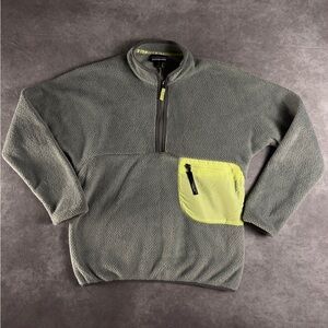 Patagonia Women's S Re-Tool 1/2 Zip
Pullover Gray & Yellow